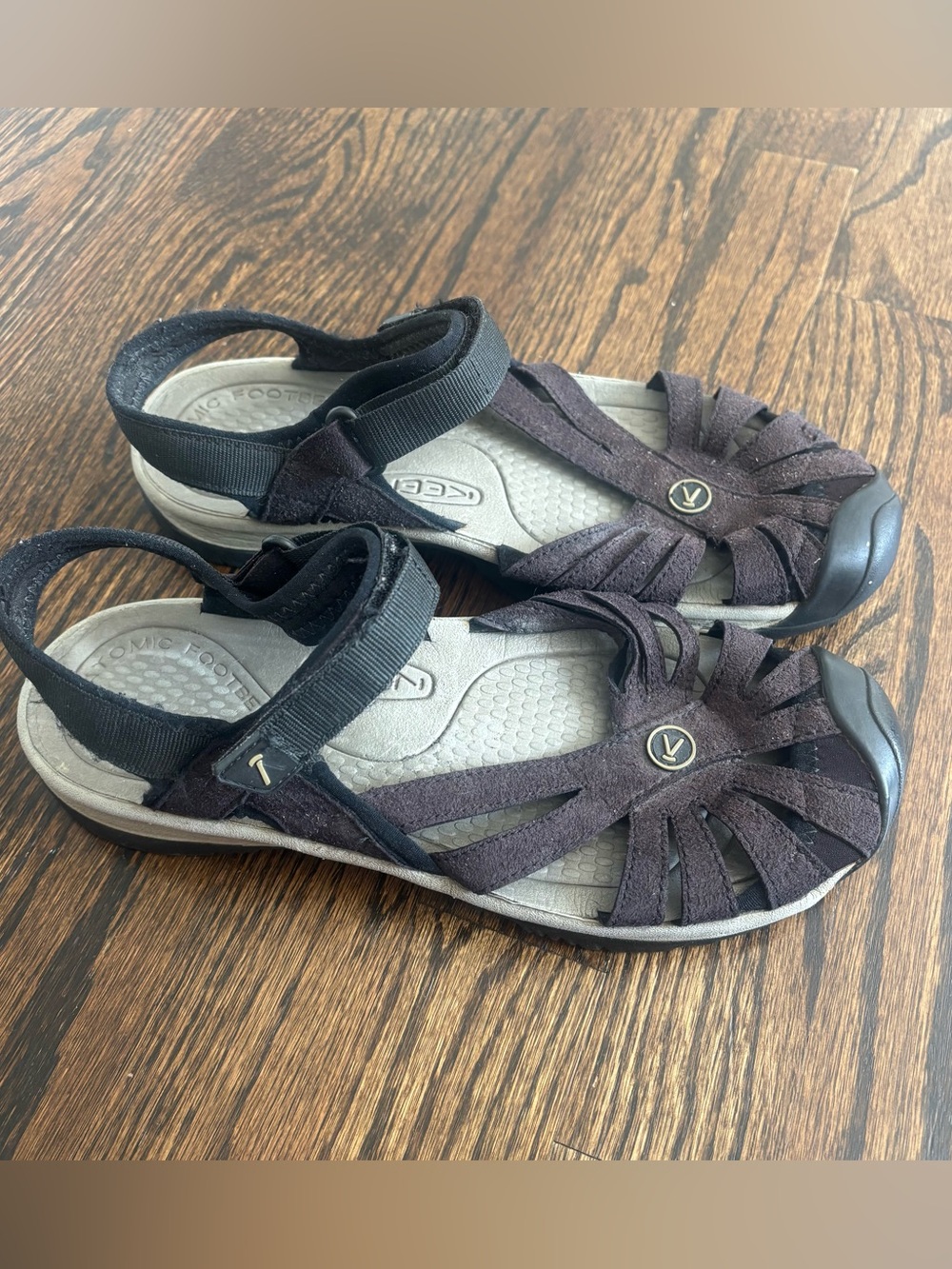 KEEN Women's Black Suede Rose Sandal size 8 hiking water